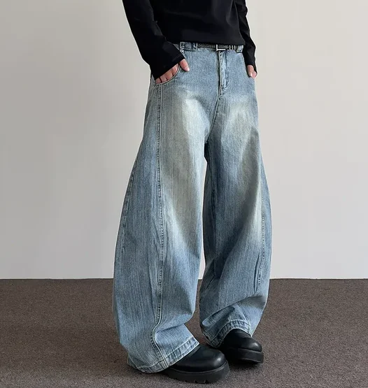 Hoodie / knitwear style